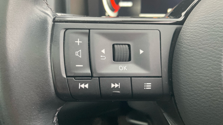 Nissan Qashqai 1.3 DiG-T MH N-Connecta 5dr Petrol Hatchback